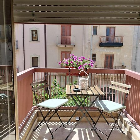 D&P Suites 1 Salemi Buitenkant foto