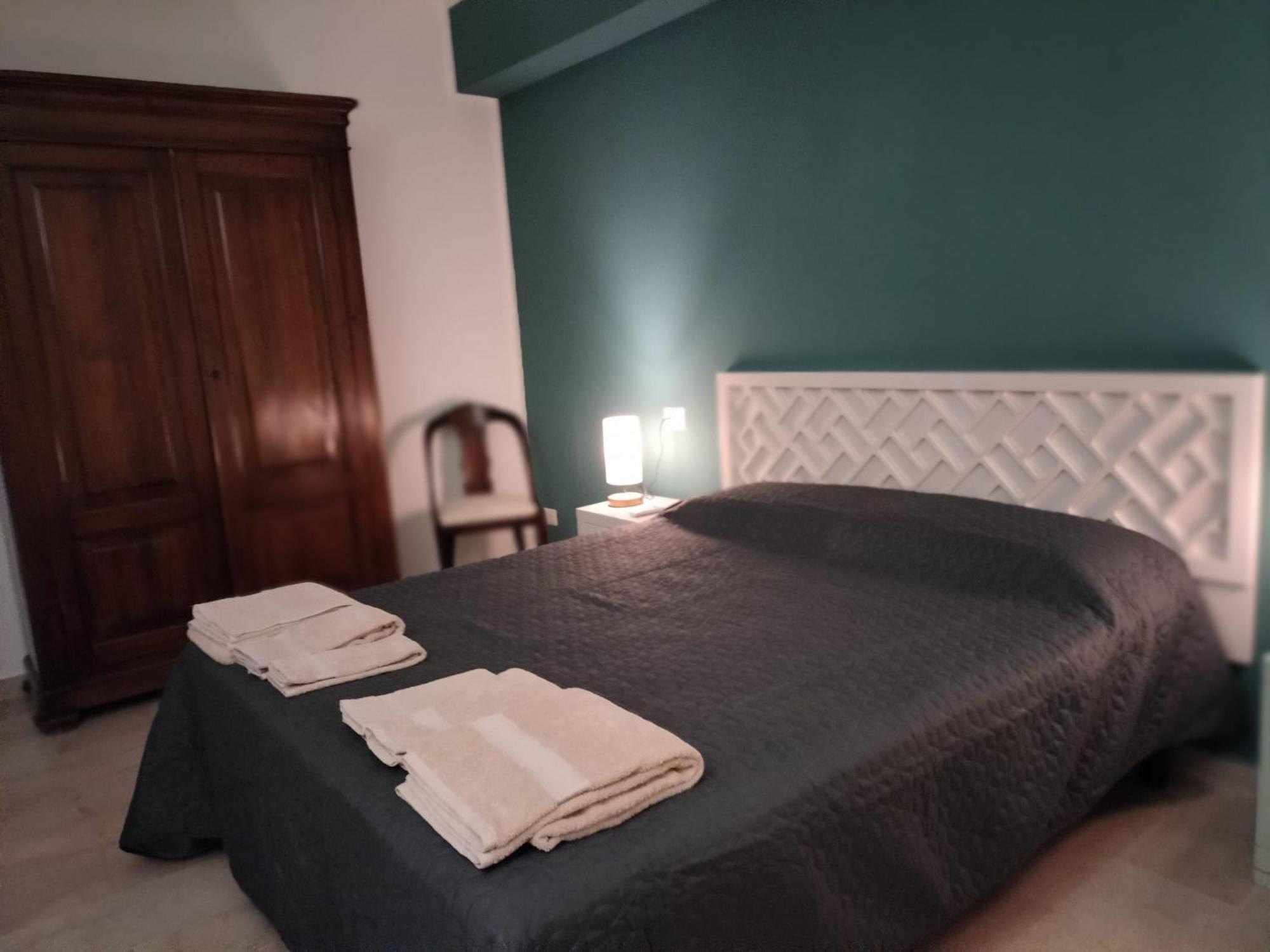 D&P Suites 1 Salemi Buitenkant foto