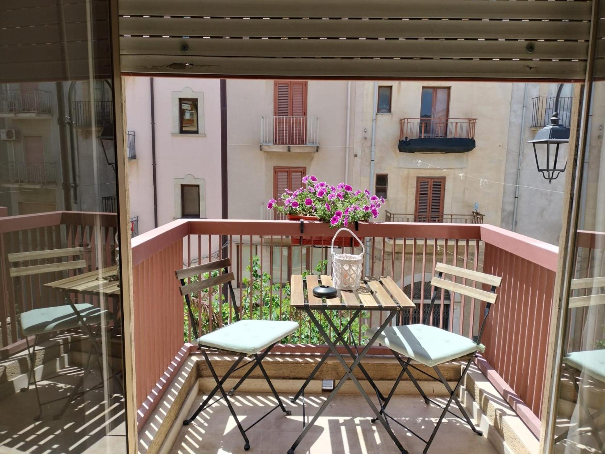 D&P Suites 1 Salemi Buitenkant foto